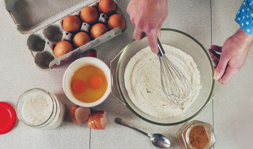 Easy and Delicious: How to Make Homemade Frosting from Scratch